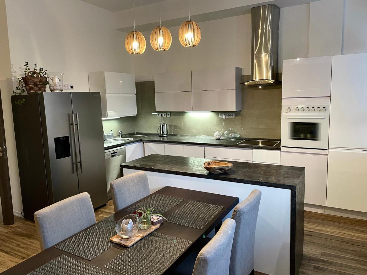 הומפולץ Apartman Az Pro 8 Osob מראה חיצוני תמונה